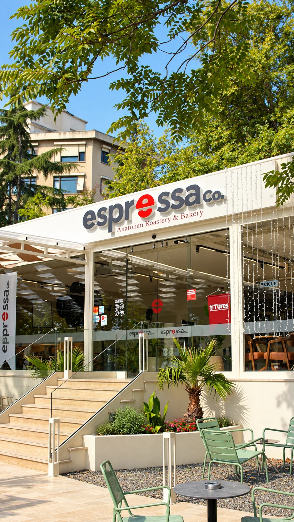 Espressa Kartal cam cephesi